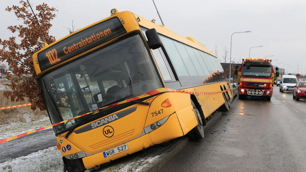 Det ska ha varit tio passagerare på bussen när olyckan inträffade.