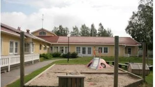 Jämtögårdens förskola kan säljas, men först måste en planändring ske för att friskoleföreningen ska kunna ta över och driva förskola.