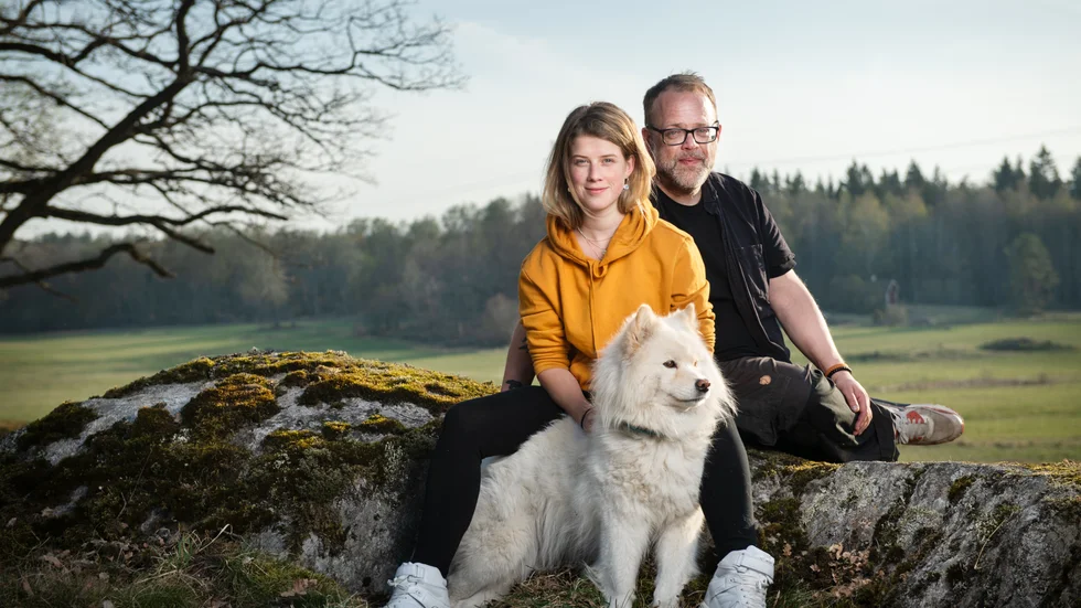 Melissa Schäfer och Fredrik Granath är aktuella med en fotobok om tillståndet för världens isbjörnar . En vacker men tragisk bok, menar recensenten Jan-Olov Nyström.