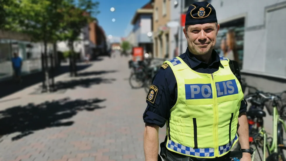 "I storstan är man anonym. Här känner man igen nästan alla man möter, det blir en annan arbetsmiljö säger Mattias Hedström.