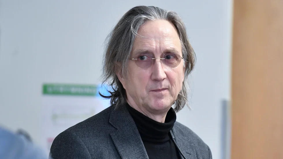 Advokat Mikael Stenman menar att den åtalade 40-åringen ska frikännas från åtalet om dråpförsök