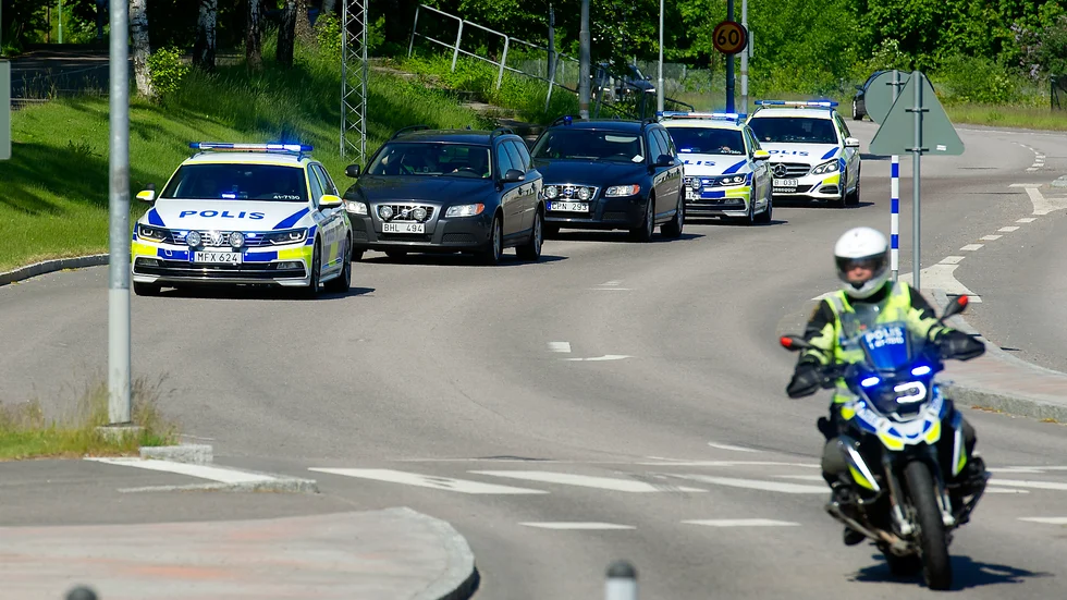Poliser från hela Sörmland och Östergötland deltar i fredagens eskortövning.
