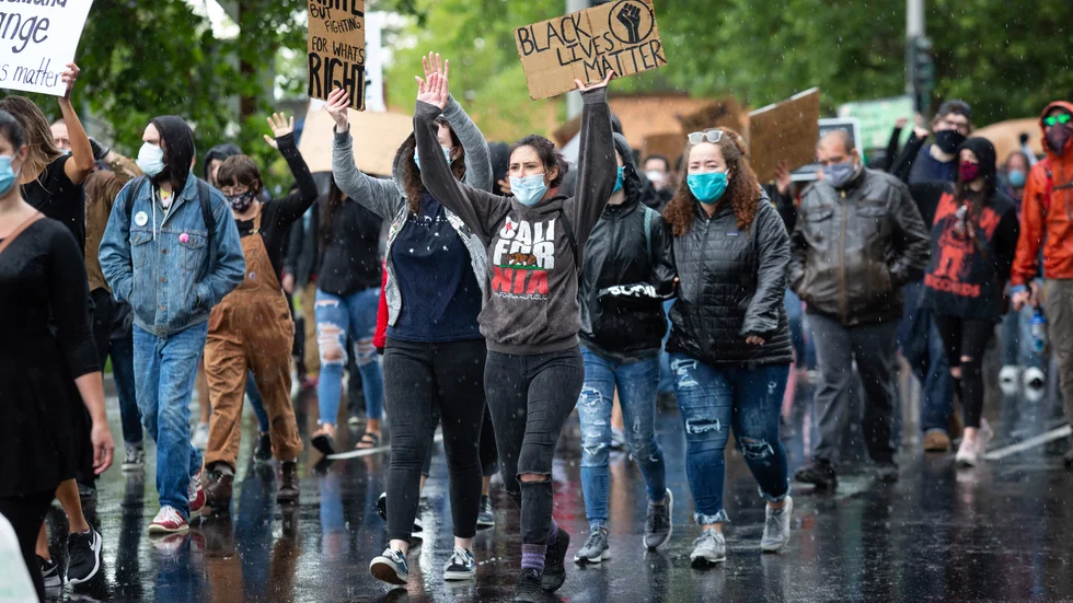 En av många demonstrationer som på sista tiden hållits i USA mot polisens övervåld mot svarta, denna i Spokane i delstaten Washington.