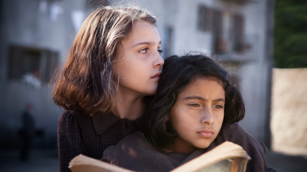 Serien bygger på romansviten Neapelkvartetten av Elena Ferrante. Pressbild.