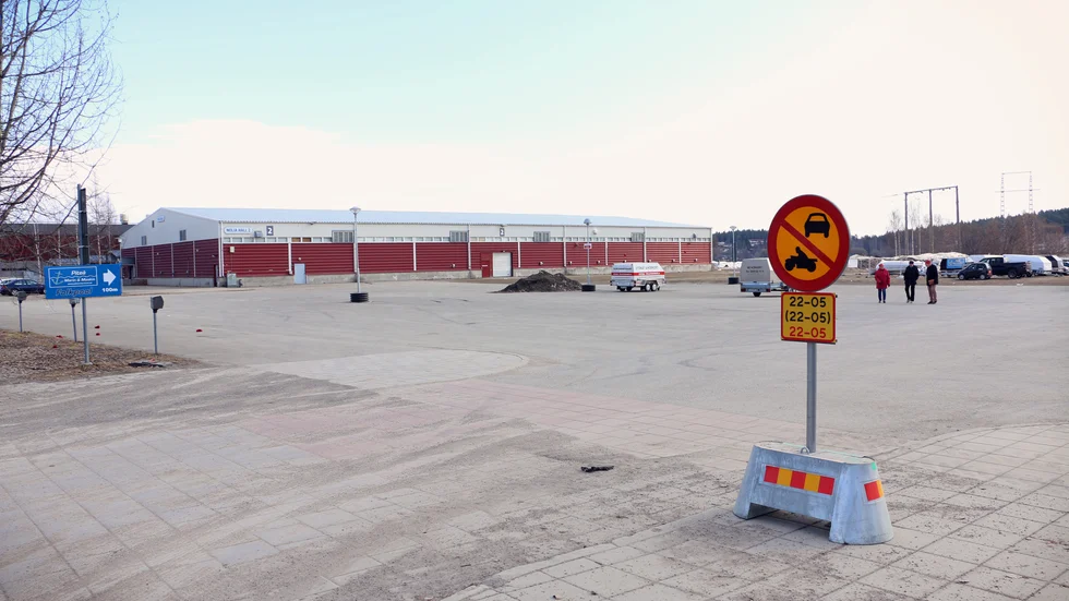 Signaturen "Pitebo som gillar ungdomar" är ytterst nöjd över att man infört ett förbud mot oljudet.
