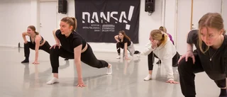  Danseleverna satsar på film istället för föreställning