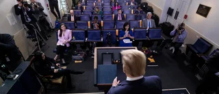 Trump ifrågasätter dagliga presskonferenser