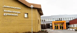 Fjärrundervisning på gymnasiet förlängs – besked om högstadiet dröjer