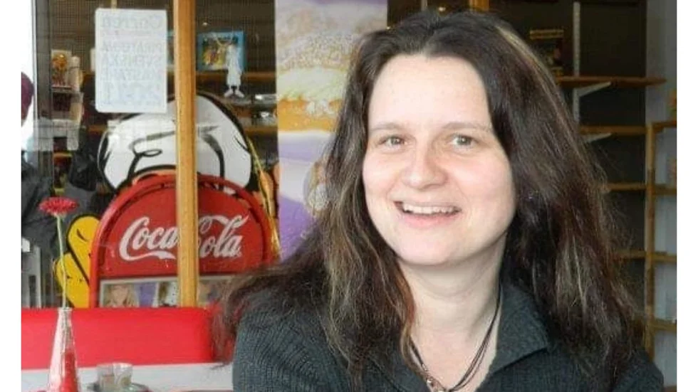Maria Sundén Joge anser att det är magstarkt att ta ut en avgift på 10 000 kronor, som innebär att de måste mer än halvera sitt bidrag till de lokala föreningarna.