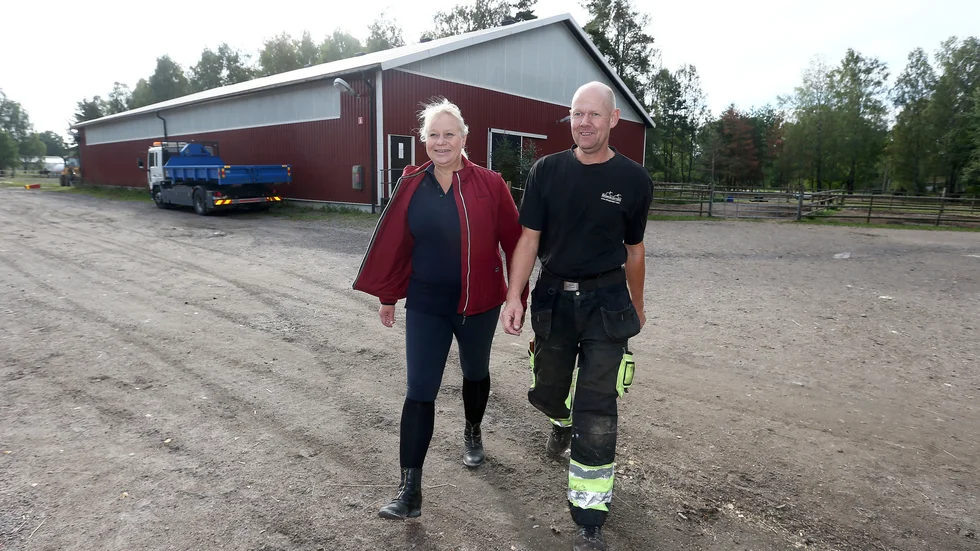 Paret Anita och Stefan Jonsson, som driver Skogslottens RF, får hålla tummarna för SM nästa år i stället.
