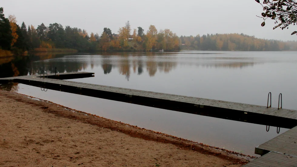 Vid Borsöknabadet har kommunen ordnat med en grillplats. Denna har varit väldigt välbesökt och man kan ibland tro att det skulle behövas köbrickor dit. Skriver Bengt Wahlström.