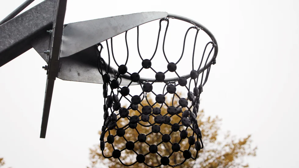 Två basketkorgar ska sättas upp i Kåge efter att flera Skellefteåförslag lyft frågan under tisdagens möte.