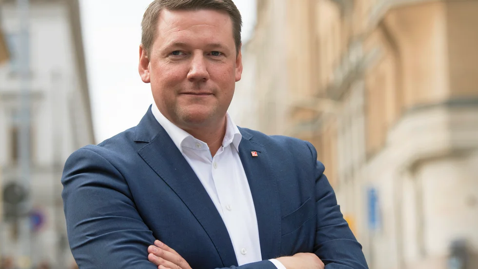Hertsösonen Tobias Baudin, ordförande i Kommunal, är favorit att ta över som ny partisekreterare för Socialdemokraterna, enligt Expressen. 