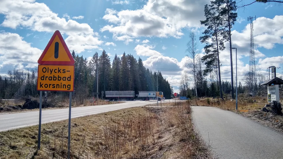 I fem år har boende i Örbyhus kämpat att det ska byggas en rondell vid infarten till Örbyhus. Nu blir den verklighet.