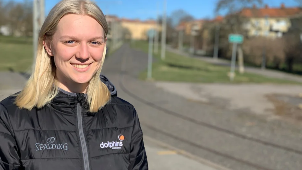 Linn Jerrhage i Klingsbergsparken, längs spårvagnsspåret. " Den här parken gör jättemycket. Vi hängde mycket här".