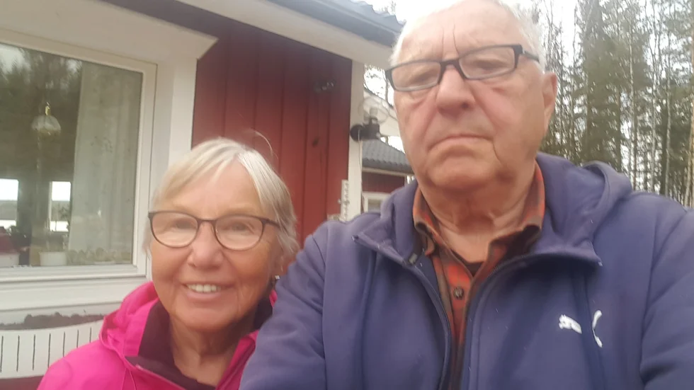 Sigvard och Birgitta Lundgren fick en överraskning på morgonen när en björn tagit en älg på deras gård i Altervattnet.
OBS: Känsliga läsare varnas för grafiska bilder.