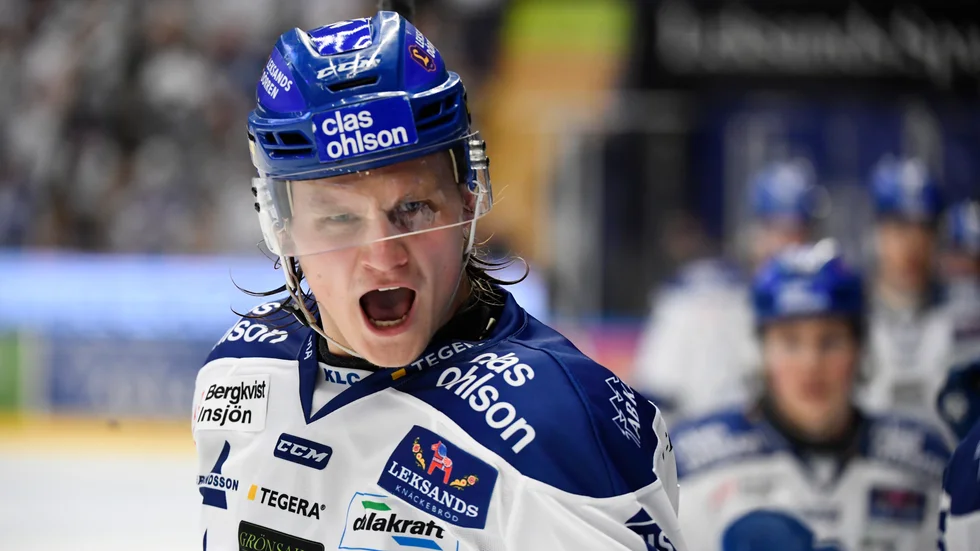 Anton Karlsson i Leksands tröja för drygt ett år sedan. Arkivbild.