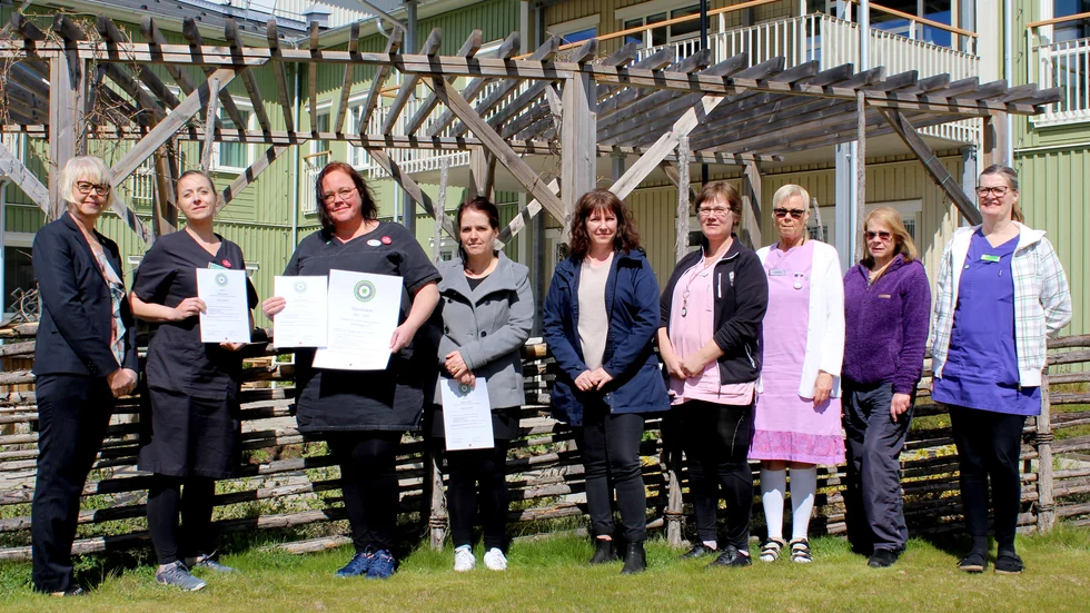Personalen som tilldelats märkningen. Från vänster: Ewa Will, Jessica Sjöholm, Linda Eklund, Kristina Skarhed, Cecilia Eklund, Katarina Alexandersson, Annika Harrison, Eva Säll, Ann-Brith Nilsson. 