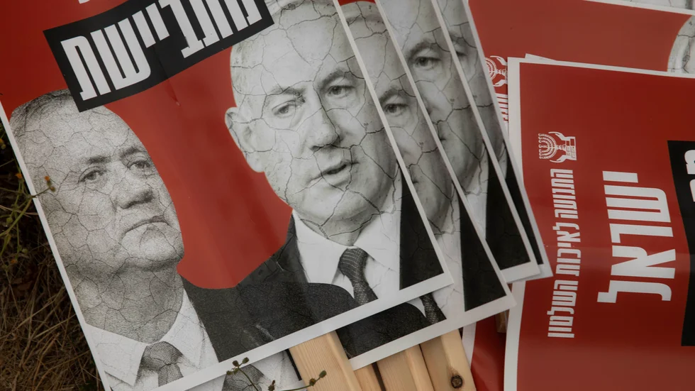 De forna fienderna Benjamin Netanyahu och Benny Gantz ska leda Israels nya samlingsregering.