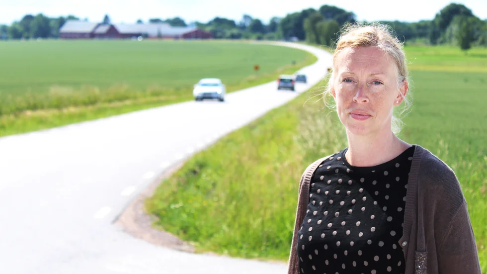 Åsa Ribendahl, rektor på Björkö friskola, får vänta på cykelvägen i fyra år till.