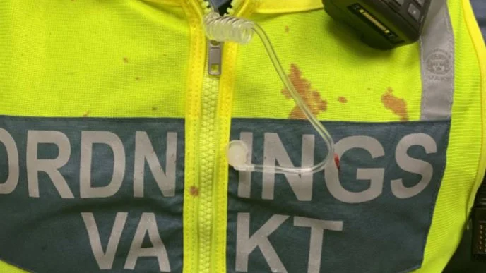 En ordningsvakt fick motta ett knytnävsslag i ansiktet. Nu döms en man till fängelse. (Arkivbild)