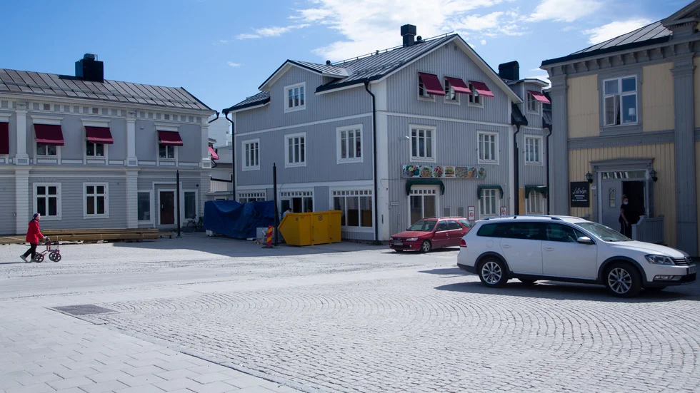 Under arbetet med Rådhustorget har vi sett effekten av ett bilfritt torg, skriver insändarskribenten. (Arkivbild)