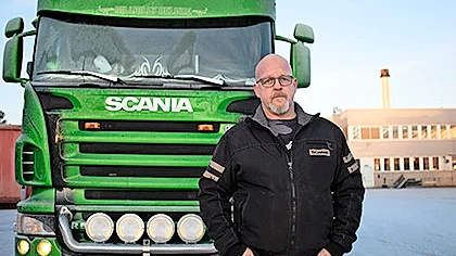 Anders ”lumbern” Lundberg, Skellefteå, är en av deltagarna i den nya tv-serien Svenska truckers som börjar visas på TV3 på måndag.