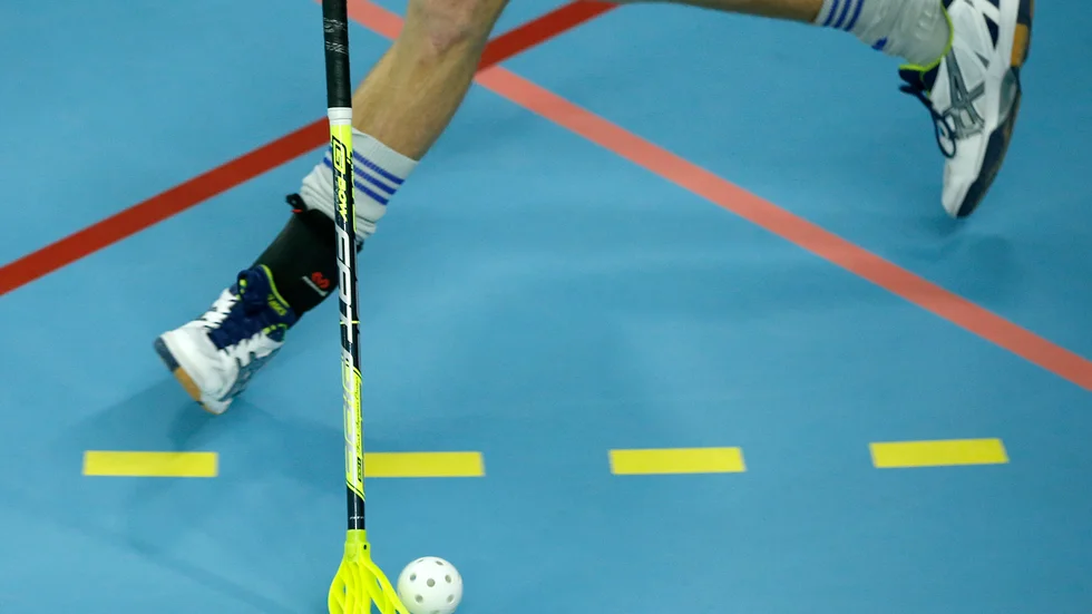 Föreningar kan utan kostnad och med kort varsel avboka sin tid i kommunala idrottsanläggningar, skriver debattören.