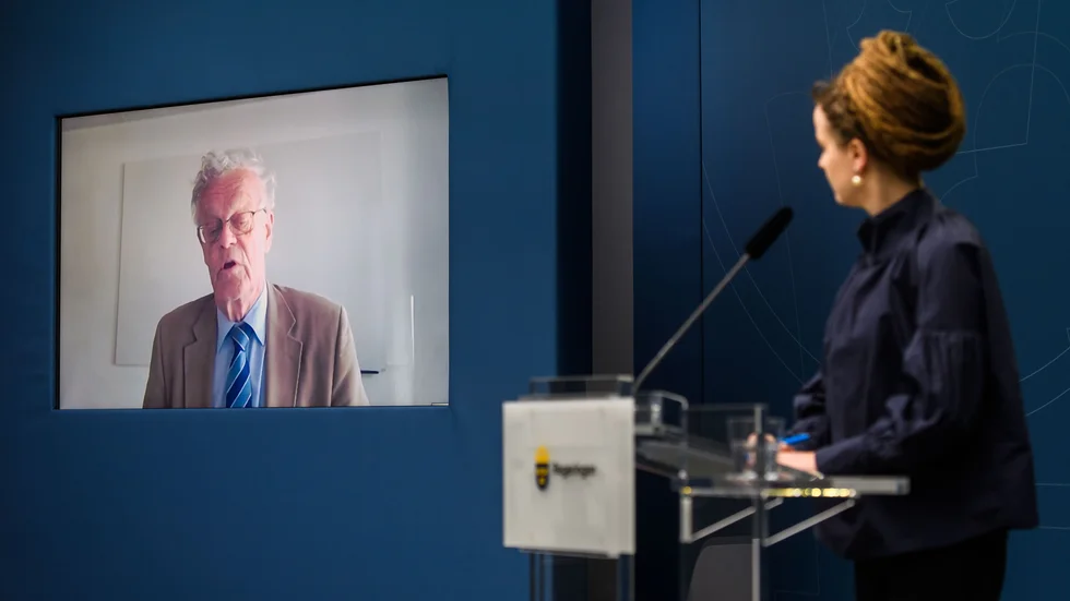 Björn Eriksson, via länk, och idrottsministern Amanda Lind på fredagens presskonferens.