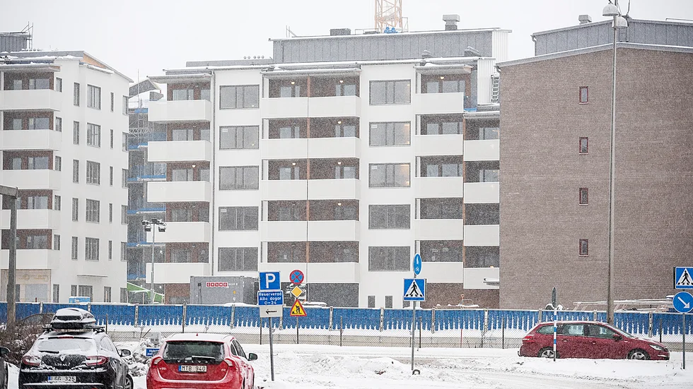 Bygget av lägenheter på Strömsör.