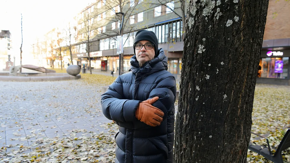 Skellefteå moské tar tydligt avstånd från ett obehagligt filmklipp som legat på deras Facebooksida. ”Vi arbetar aktivt mot radikalisering”, säger Lahcene Chellig, Skellefteå Islamisk kulturcenter.