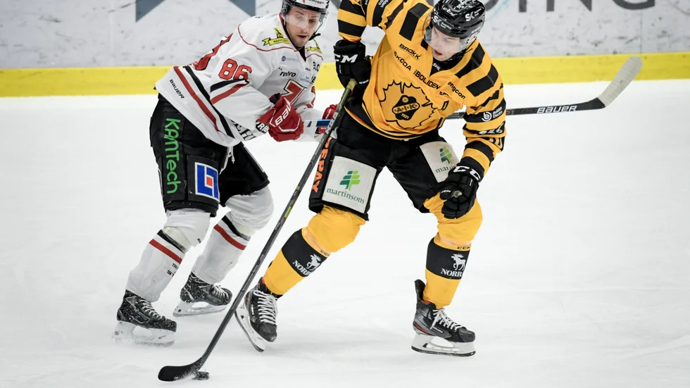 Joakim Lindström gjorde sin första match sedan den 7 december mot Örebro under annandagen.