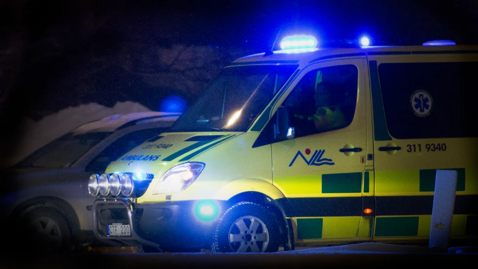 En man i 50-årsåldern förolyckades i en drunkningsolycka på Torneälven på fredagen. Peter Flygare, som är vän och kollega med den avlidne och som var med när kroppen bärgades, uppmanar nu alla till försiktighet ute på isarna.