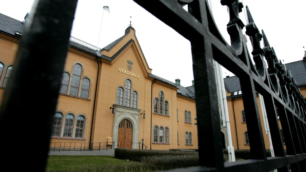Kommunen kan mycket väl placera överskottet i bolagskoncernen och ta ut en förhöjd utdelning för att stimulera den lokala ekonomin, skriver företrädare för Linköpingslistan.