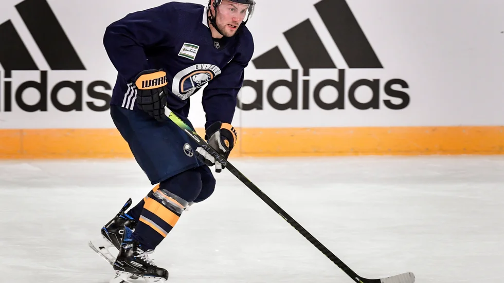 Johan Larsson under ett träningspass i Globen.