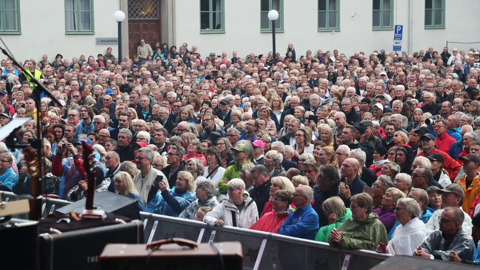 Ett folkhalv i centrala Linköping under stadsfesten? Nej. Så blir det inte under den rådande coronapandemin. 