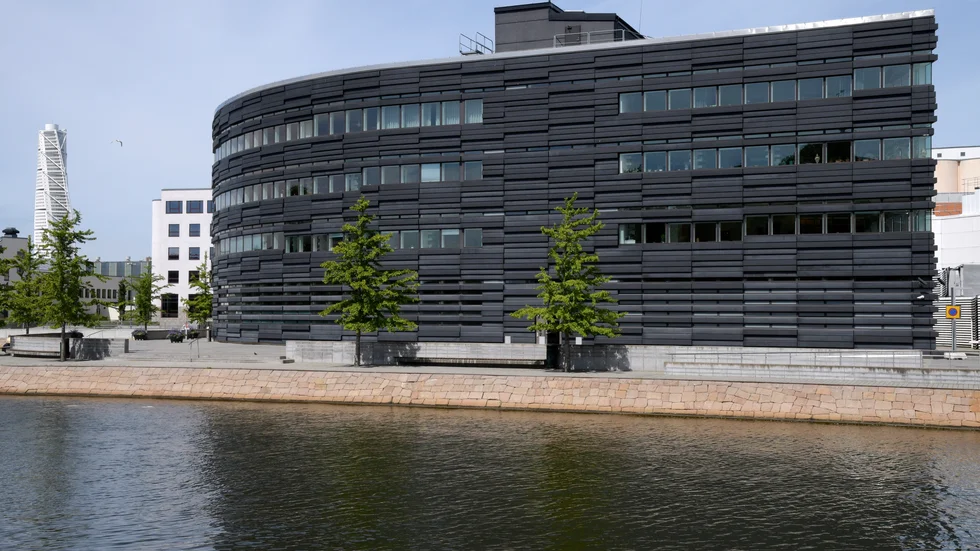 I väntan på en dom från hovrätten över Skåne och Blekinge skrev en häktad man ett brev som innehöll hotfulla uttryck om två åklagare. Nu döms han för olaga hot mot tjänsteman. Arkivbild.