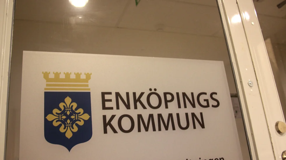 Allmänheten kan inte längre få titta på handlingarna till kommunstyrelsens arbetsutskott, ksau, och plan- och exploateringsutskottet, plex, innan politikerna haft dem på sitt bord.