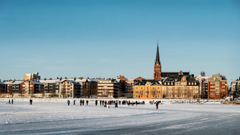 Folk på isvägen i Luleå. Kan det bli en syn även i Boden? Det hoppas Christer Sundqvist på.