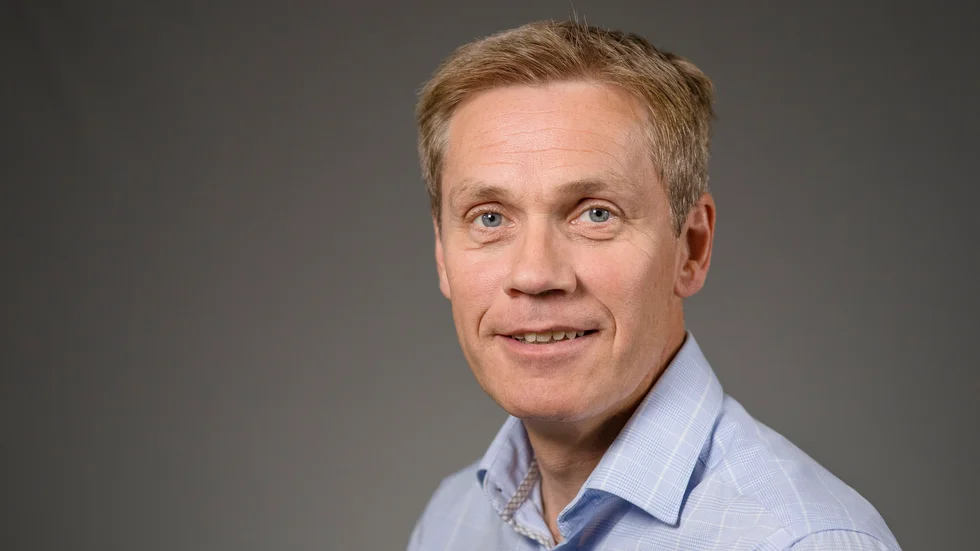 Christer Malm säger att barnen ska hålla på med olika idrotter och utan press träna på skicklighetsmomenten.