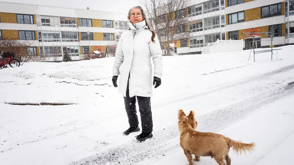 Lena Strand är styrelseledamot i BRF Kallkällan  "Vi vill ju inte ha in smittan i bostadsområdet", säger hon om beslutet att upphöra med de öppna bastutiderna.
