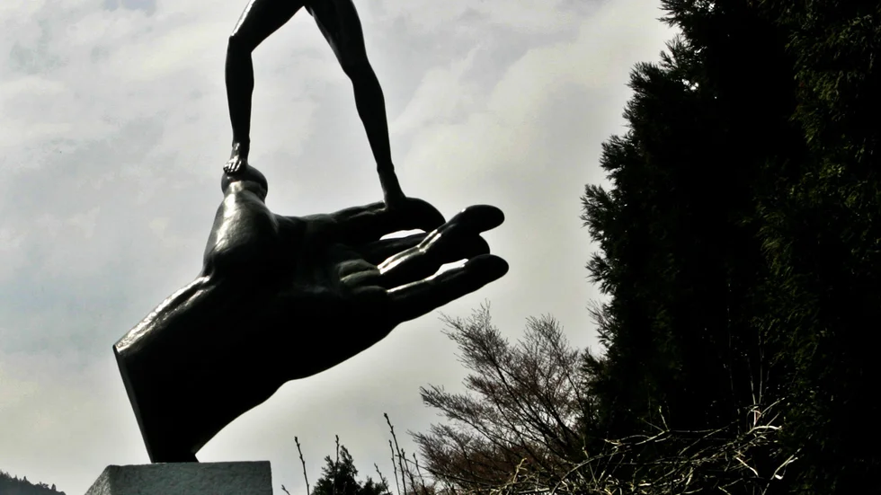 Carl Milles skulptur "Guds hand".