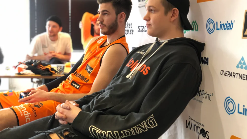 Anes Zekovic och Lucas Lindh spelade för Dolphins.