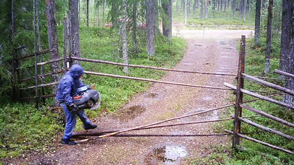 En av männen fångades på en åtelkamera när det stal från ett fritidshus i Harads.