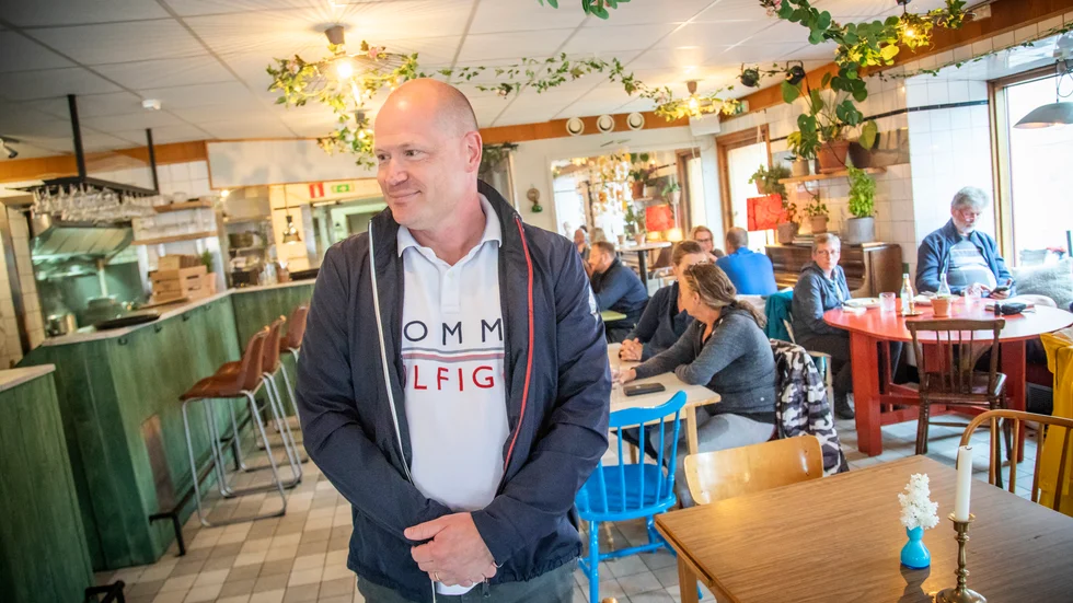 Andreas Larsson är chef för Region Gotlands enhet för livsmedel- och alkoholtillstånd. I kontrollerna ingår även att se till att Folkhälsomyndighetens föreskrifter följs. "Krogarna tar det på allvar" säger han.
