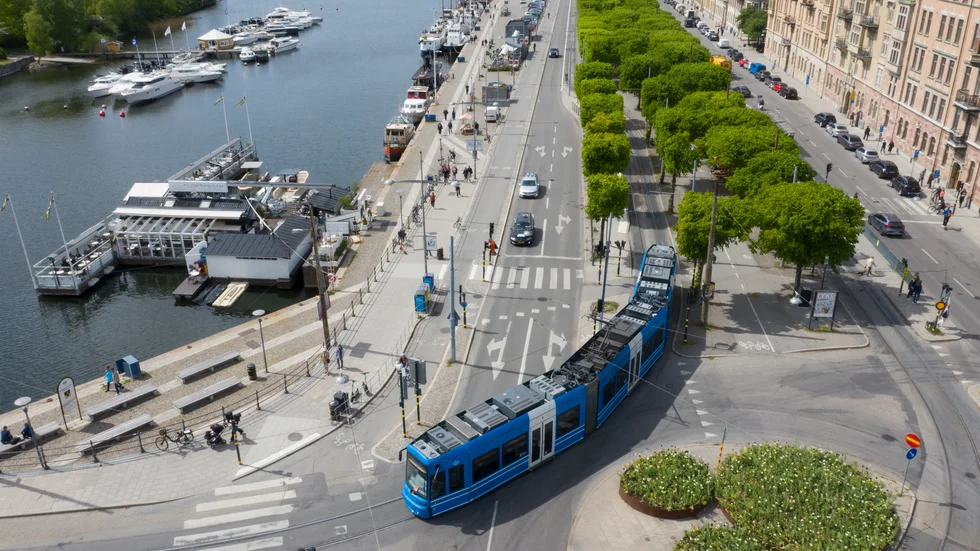 Många har åkt utan att betala för sig i Stockholm. Här en spårvagn på en sommargrön Strandvägen. Arkivbild.