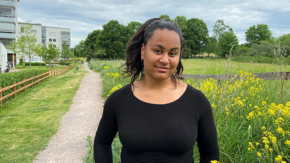Samtidigt som Uppalabon Vanessa Kamga slagit sitt eget personliga rekord och blivit tvåa i Sverige, är hon engagerad i kampen mot rasismen.   