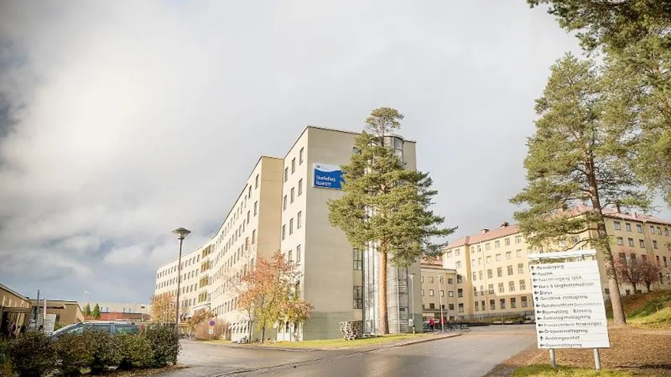 Besöksförbudet har gällt sedan mitten av april och gäller alla sjukhus i Västerbotten. 