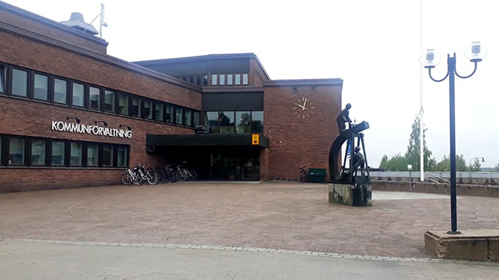 Kalix kommun har beslutat att stänga en skola i Kalix sedan det konstaterats finnas smittade av covid 19. 