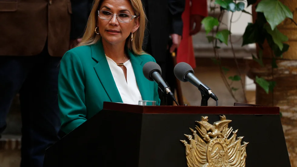 Bolivias interimspresident Jeanine Áñez under ett tal vid presidentpalatset i La Paz i januari. Arkivbild.